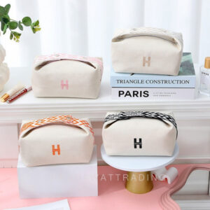 กระเป๋าเครื่องสำอางผ้าแคนวาสพรีเมียม ดีไซน์สไตล์แบรนด์