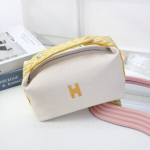 กระเป๋าอเนกประสงค์ Mini Bag ทำจากผ้าแคนวาส หุหิ้วสีเหลืองสด ดีไซน์มินิมอล